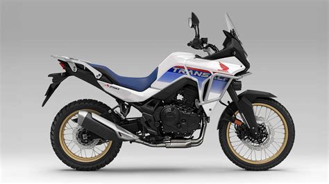 Honda XL750 Transalp s cestovní výbavou