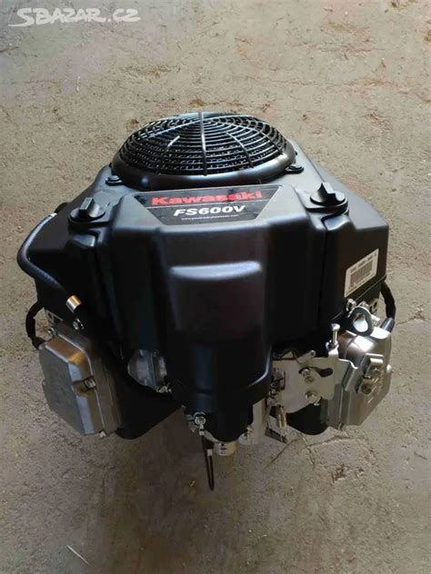 dvouválcový Kawasaki motor zahradního traktoru