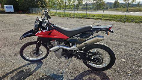 Motocykl Husqvarna v terénu