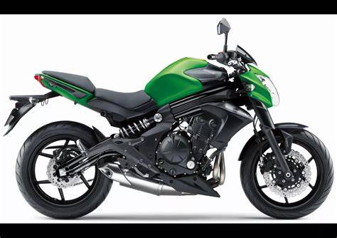 montáž karbonového blatníku Kawasaki ER-6n