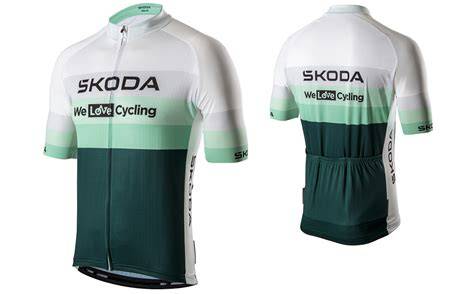 modrozelený cyklistický dres na kole