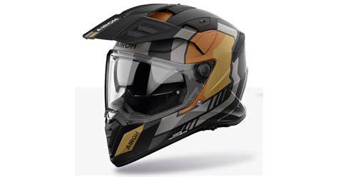 Enduro přilba Airoh s plexi a kšiltem