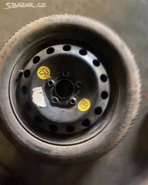 rezervní kolo BMW E36 pod podlahou kufru