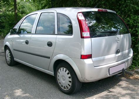 Opel Monza a Opel Meriva srovnání