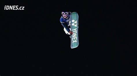 Snowboardista při skoku Big Air
