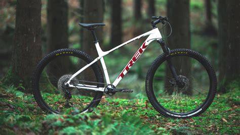 Jezdec na XC kole Trek X-Caliber 9