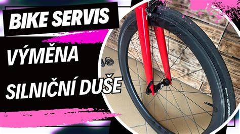 dětská cyklistka na silničním kole