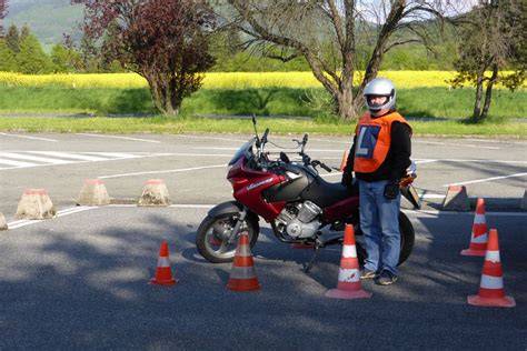 zkušební jízda motocyklu autoškola