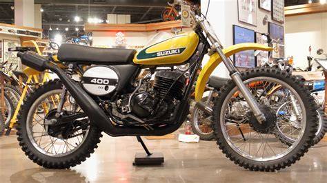 Suzuki TM400 Cyclone na motokrosové trati