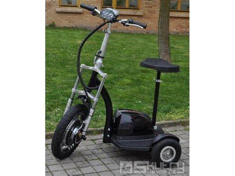 Elektrická tříkolka Runner 750 zepředu