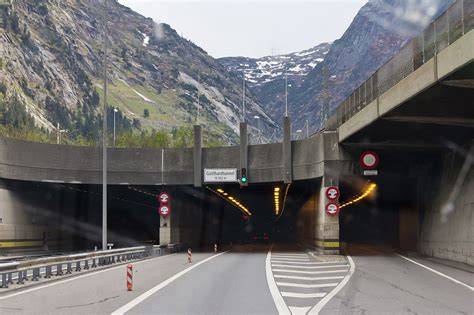 Gotthardský silniční tunel mapa Švýcarska