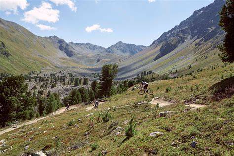 Plamort Trail u Reschenského jezera