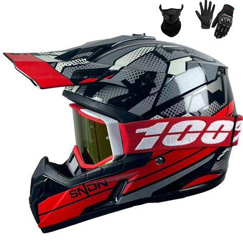 Enduro přilba Ixon v terénu