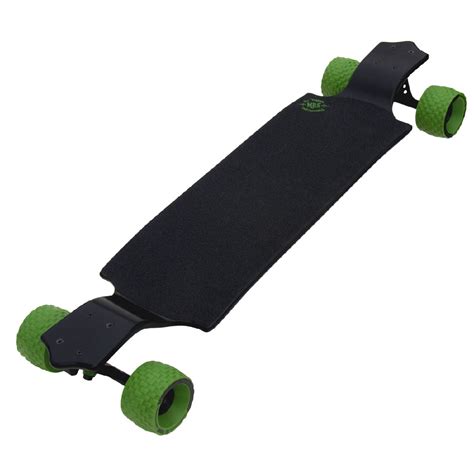 MBS All Terrain longboard na městské dlažbě