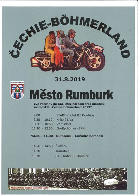 historické motocykly na náměstí