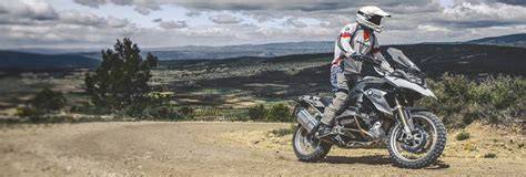 cestovní enduro na silnici a šotolině