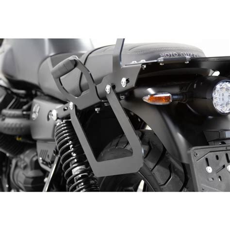 Montáž bočního nosiče Moto Guzzi V9