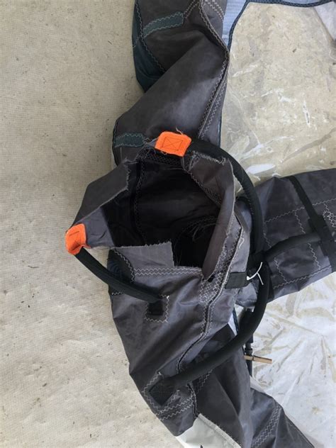 oprava motocyklové kombinézy po pádu