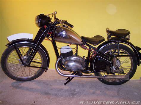 Excentr zadního kola ČZ 150 C