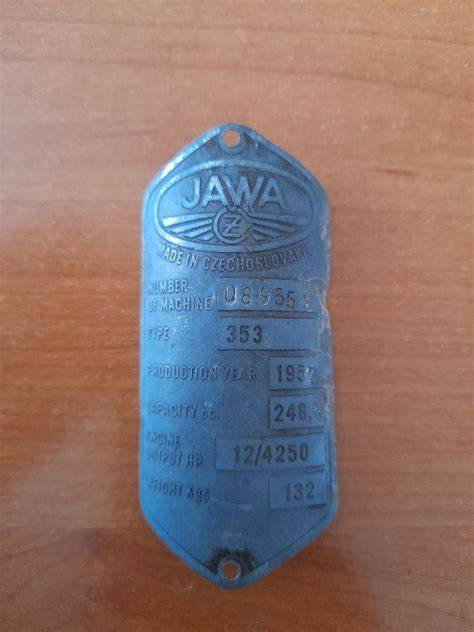 detail výrobního štítku Jawa
