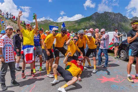 Fotografie závodníků Tour de France v horách
