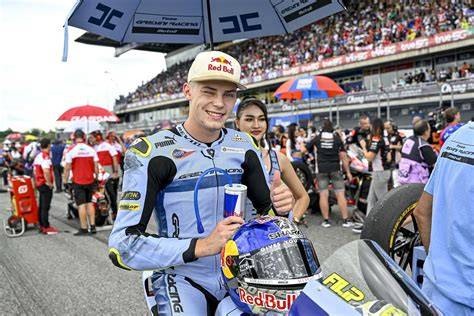 Filip Salač na motocyklu Moto2