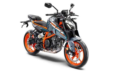 duke 390 v zatáčkách horské silnice