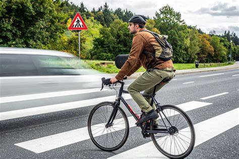 Cyklista v zateplených návlecích
