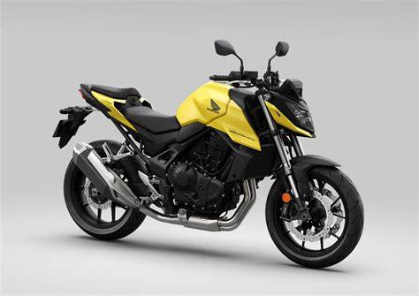 Žlutá Honda CB750 Hornet streetfighter