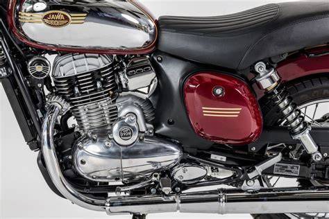 Jawa 350 typ 637 - kapalinou chlazený dvoutaktní čtyřválec