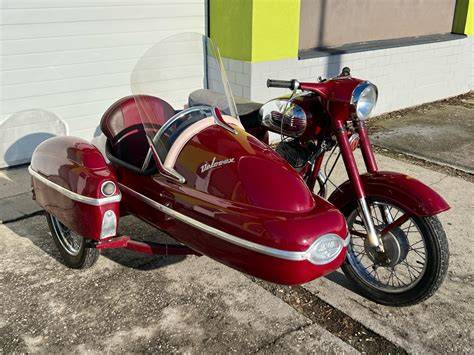 Jawa 350/634 s postranním vozíkem Velorex