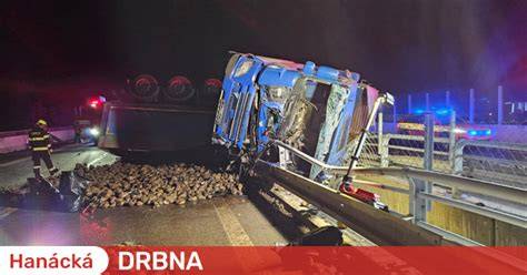 nehoda cyklistů u mostu Apollo Bratislava