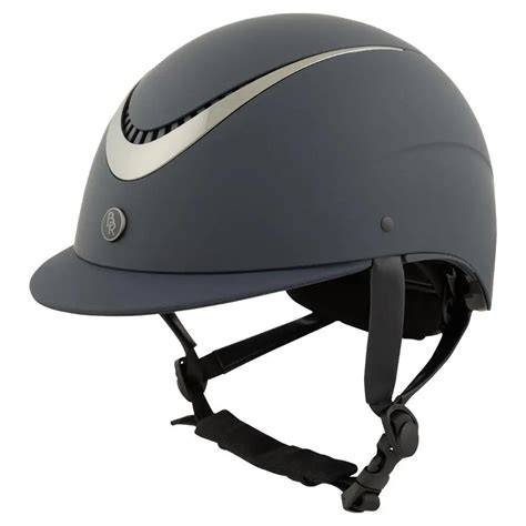 Moderní jezdecké helmy různé designy