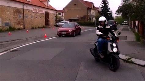 Výcvik jízdy na skútru cvičiště