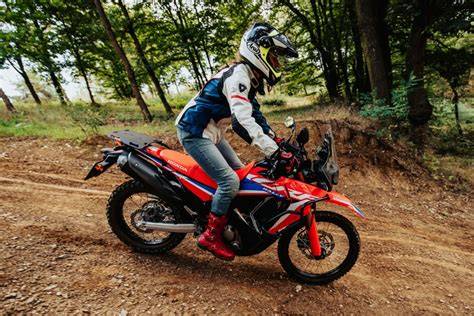 nouzová cestovní výbava pro motocykl