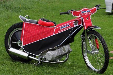 Historický plochodrážní motocykl Jawa