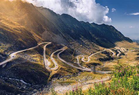 Transalpina horská silnice v mlze