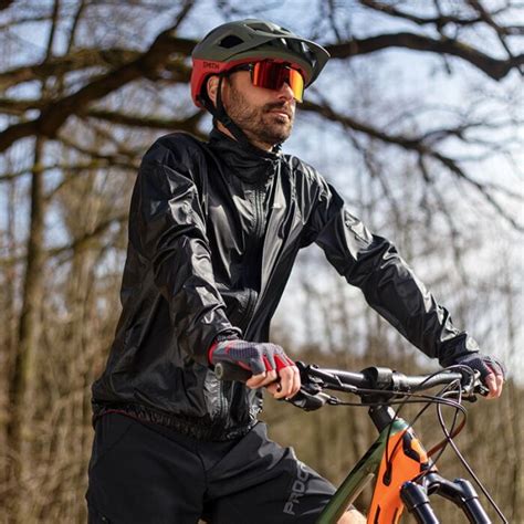 Lehká pánská cyklistická větrovka
