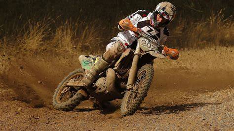 fotografie závodu enduro a motokros