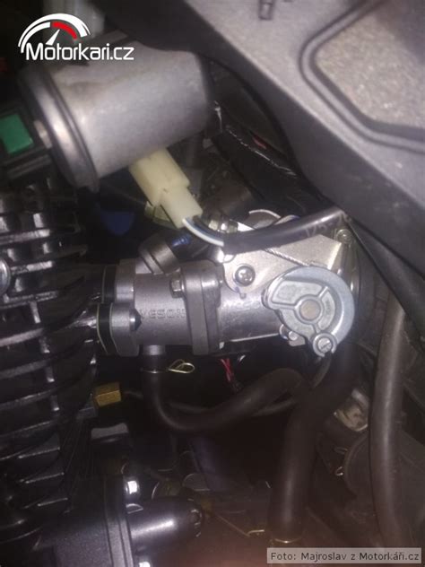 seřízení volnoběhu karburátoru motorky