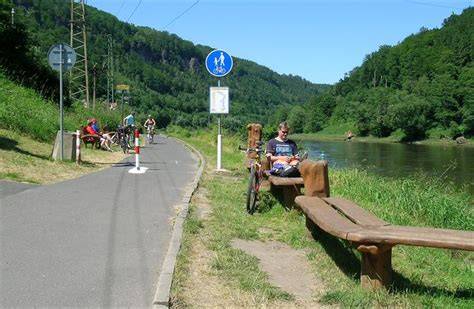 inzertní grafika znázorňující rozdělení názorů na toleranci alkoholu mezi vodáky a cyklisty
