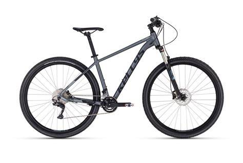 MTB Kellys 29 v lesním terénu