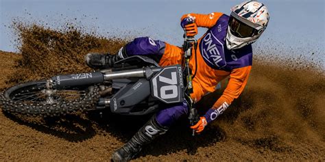 motokrosový jezdec v dresu O'Neal