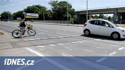 Podjezd cyklostezky pod silnicí I 34