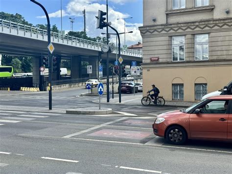 předsunutá stopčára cyklisté semafor