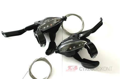 Shimano 3x8 řadicí páčky na řídítkách