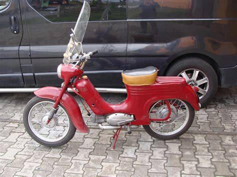 Jawa 555 červený veterán