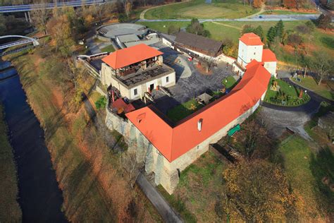 Slezskoostravský hrad a nábřeží Ostravice