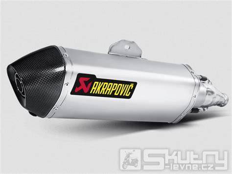 Sportovní výfuk Akrapovič na automobilu
