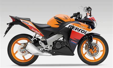 Honda CBR 125 rozebraná kapotáž